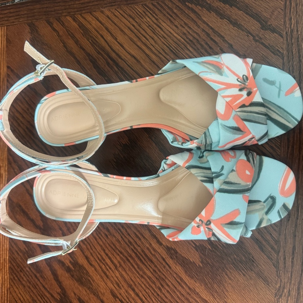 Adrienne Vittadini Angi Floral Wedge Sandals Womens SZ 8.5 Ankle Strap